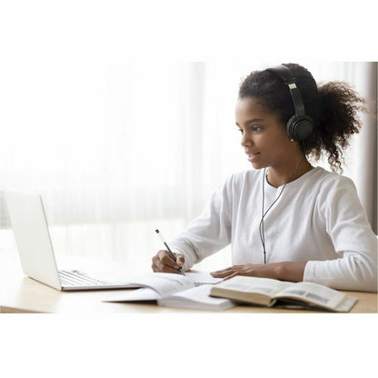 Life-Style Image for Kensington Classic EQ USB-C Headphone