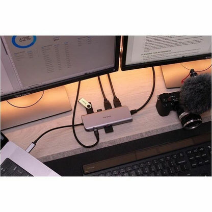 Alternate-Image10 Image for Targus USB-C Alt. Mode Dual HDMI 4K Mobile Dock with 140W EPR Pass-Thru & SD Reader