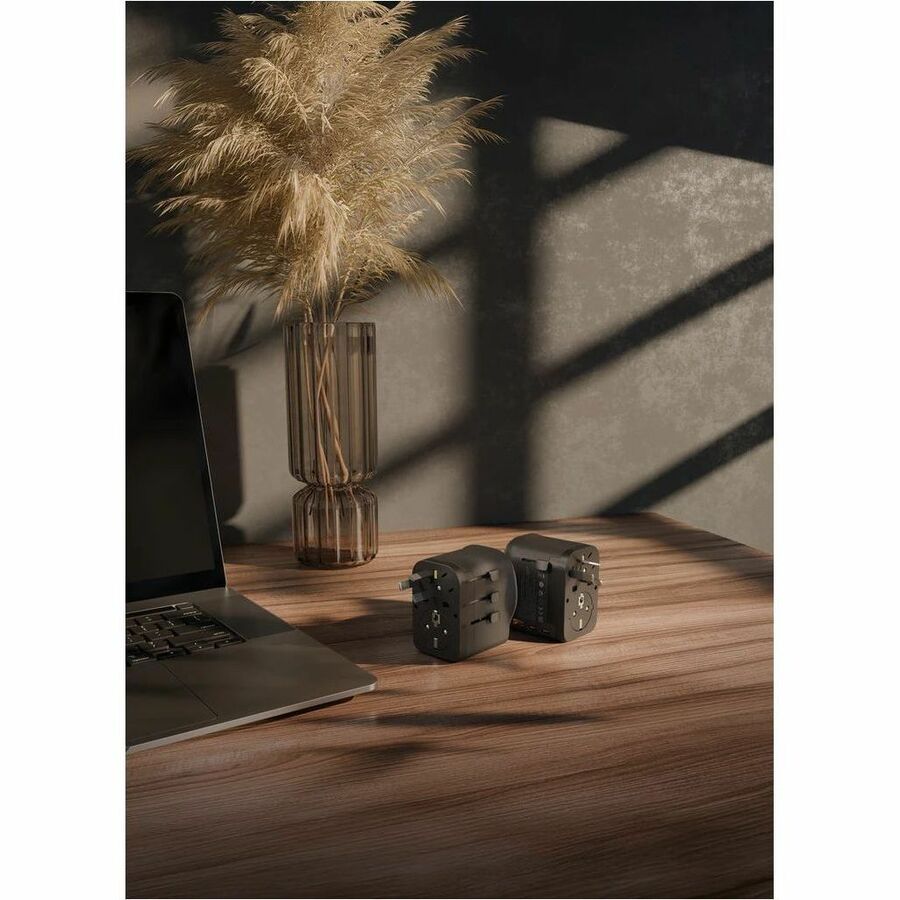 Alternate-Image7 Image for Targus 20W World Travel Adapter with USB Ports