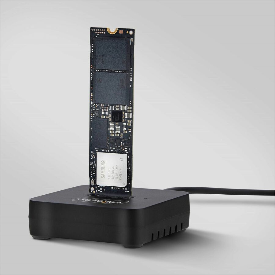 Alternate-Image4 Image for StarTech USB-C/USB-A to M.2 NVMe Dock Adapter, 10Gbps, Tool-Free External M.2 NVMe SSD Reader, B+M/M-Key