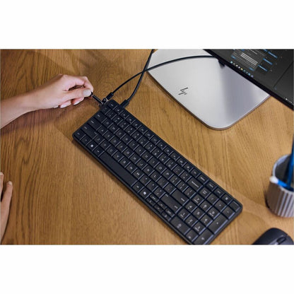 Alternate-Image7 Image for HP EliteBoard G1a Next Gen AI PC - Attached Cable