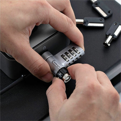 Alternate-Image6 Image for StarTech USB-A Port Blocker Key with 4x Locking USB-A Dust Cover Plugs, Snap-In Reusable Port Protectors for Laptops & Computers