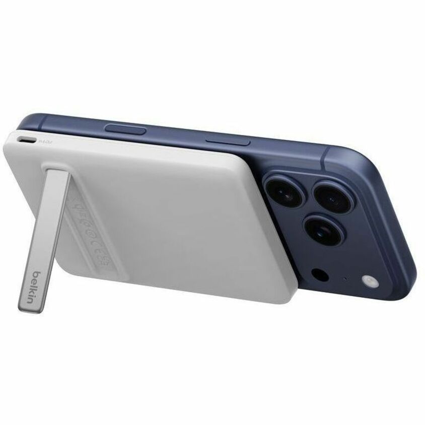Alternate-Image4 Image for Belkin BoostCharge Slim Magnetic Power Bank 5K with Qi2, White, Kickstand