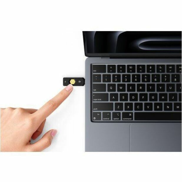 Alternate-Image6 Image for Kensington VeriMark NFC+ USB-C Security Key