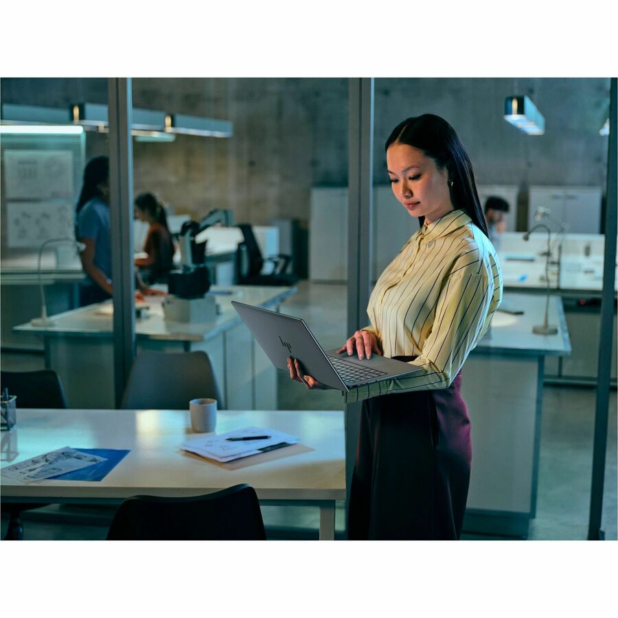 Alternate-Image1 Image for HP ZBook 8 G2i 14" Copilot+ PC Mobile Workstation - 2.5K - 120 Hz - Intel Core Ultra 7 Series 3 366H - 64 GB - 2 TB SSD - English Keyboard - Meteor Silver Aluminum