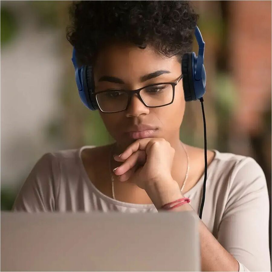 Life-Style Image for AVID AE-54 Headphone