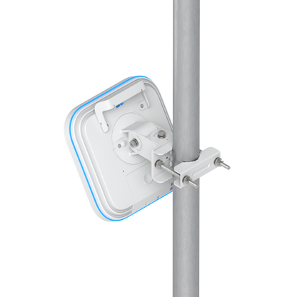 E7-Campus rear view mounted on a pole